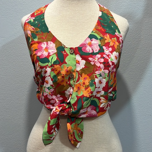 Lily Rose cropped halter top - Picture 2 of 6